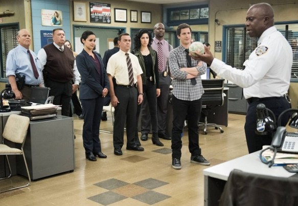 brooklyn-nine-nine-season-2-episode-16-captain-holt-jake-peralta-terry-jeffords