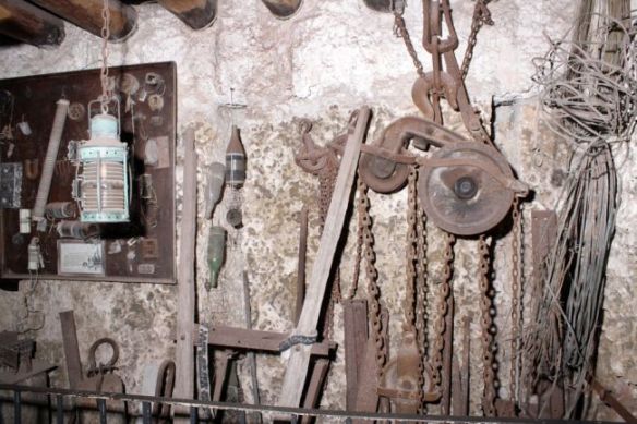 coral castle tools